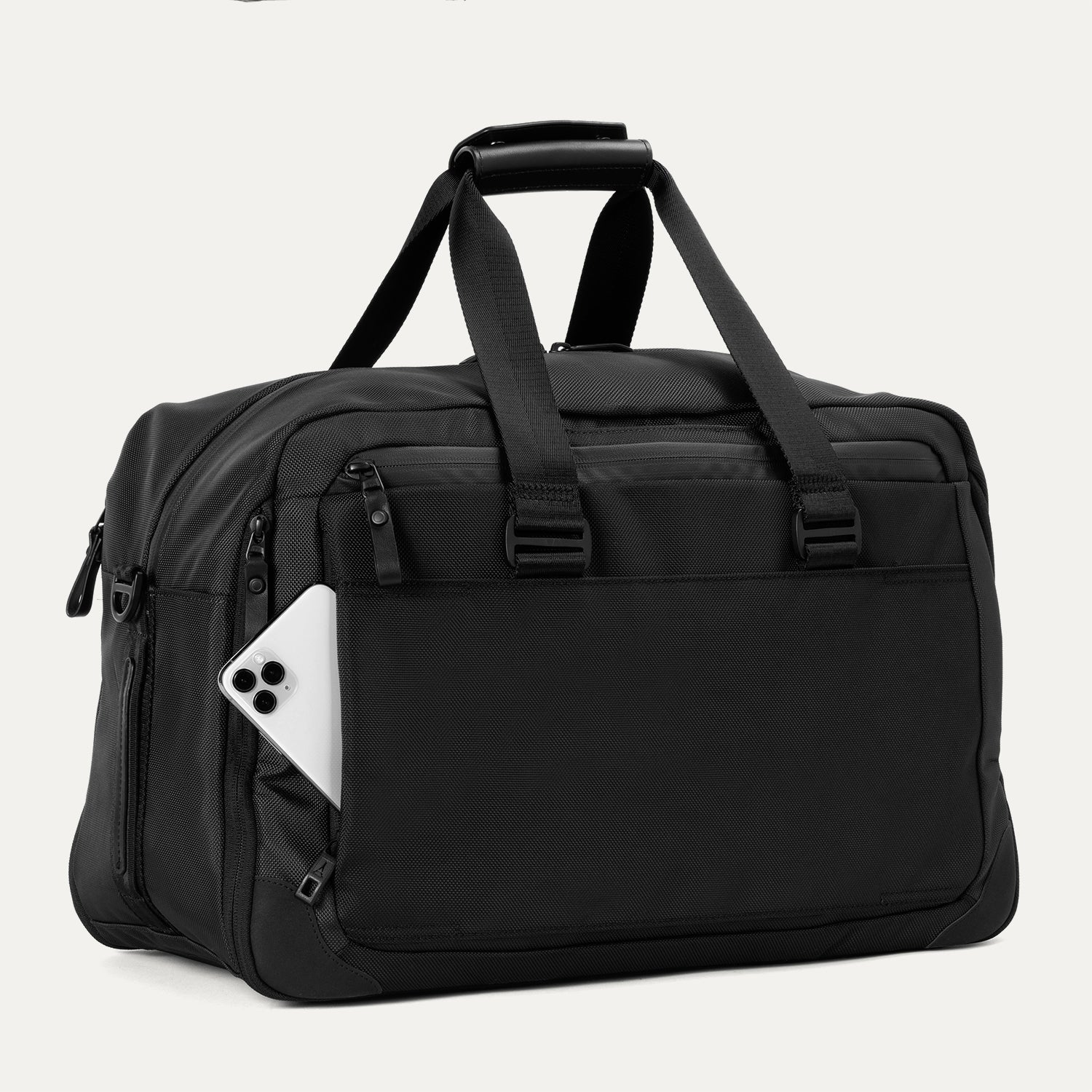 Travelpro® Altitude™ Double Expansion Duffel (32 x 49 x 23 cm) - Image 7