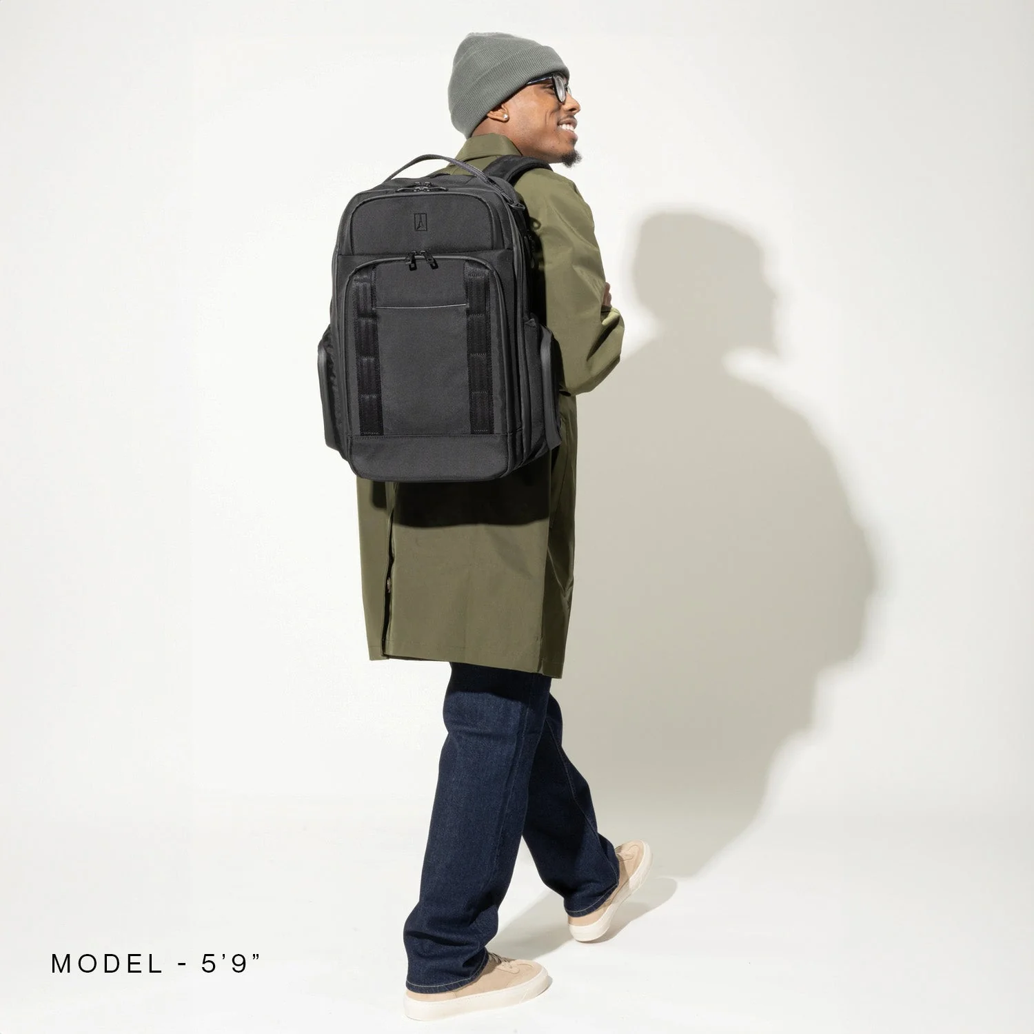 Travelpro® Altitude™ Large Expandable Laptop Backpack 30-36L (46 x 38 x 24 cm) - Image 13