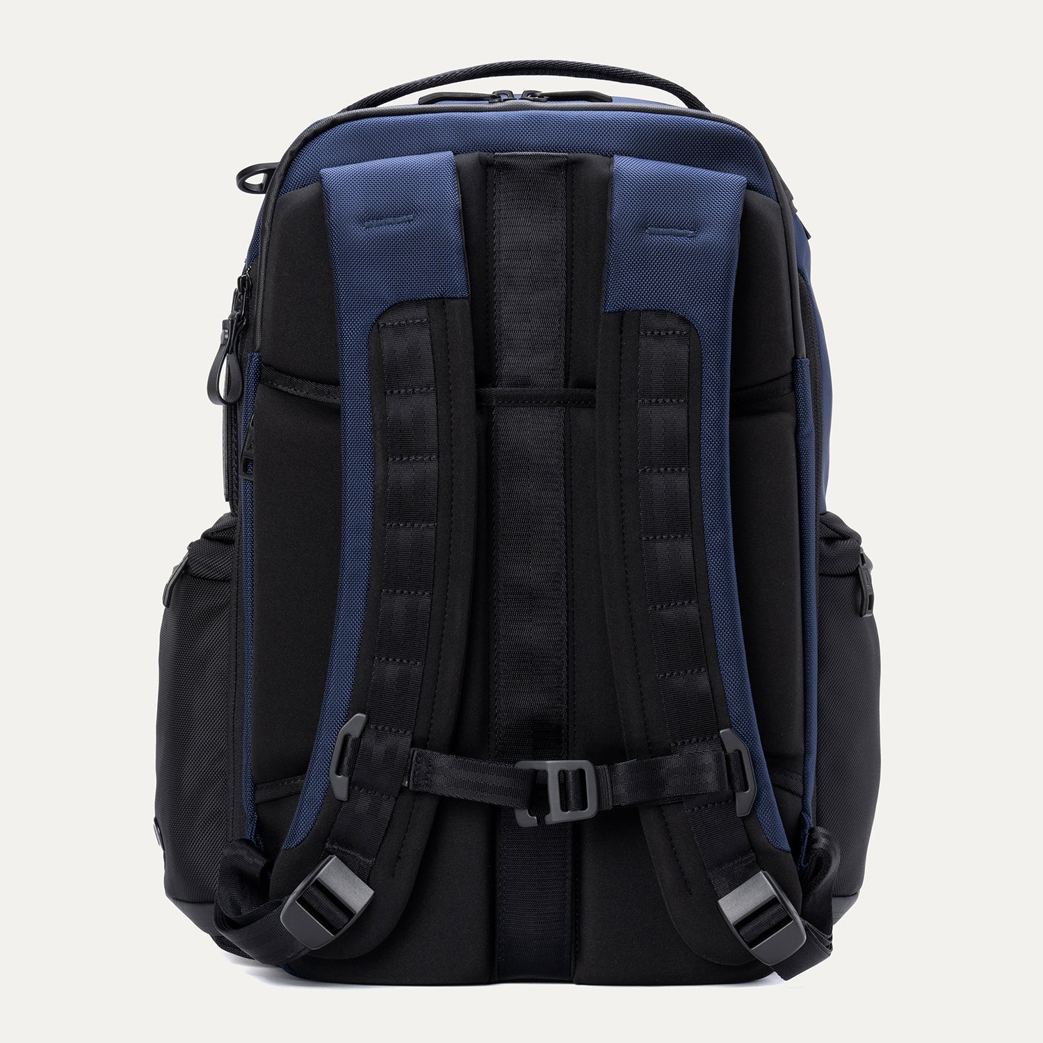 Travelpro® Altitude™ Large Expandable Laptop Backpack 30-36L (46 x 38 x 24 cm) - Image 14