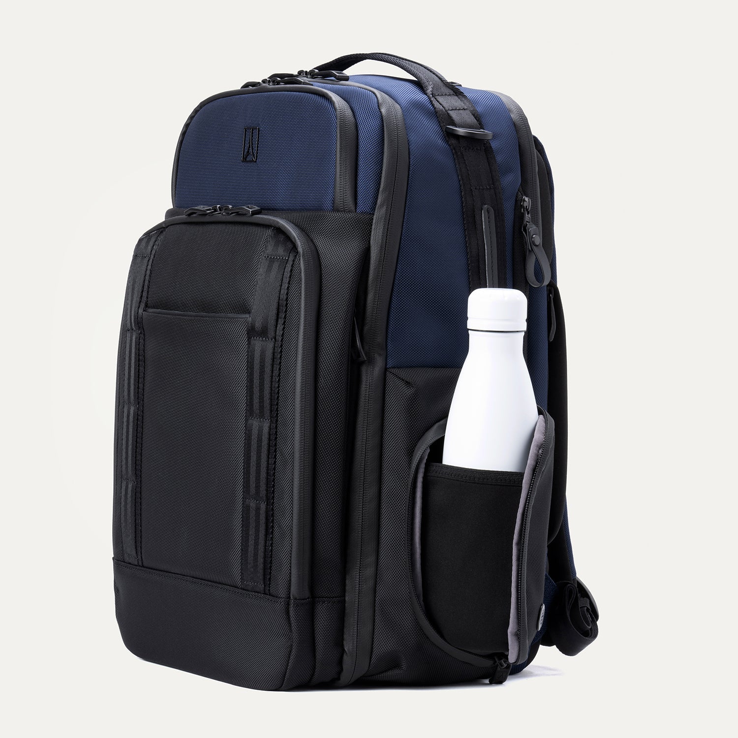 Travelpro® Altitude™ Large Expandable Laptop Backpack 30-36L (46 x 38 x 24 cm) - Image 15