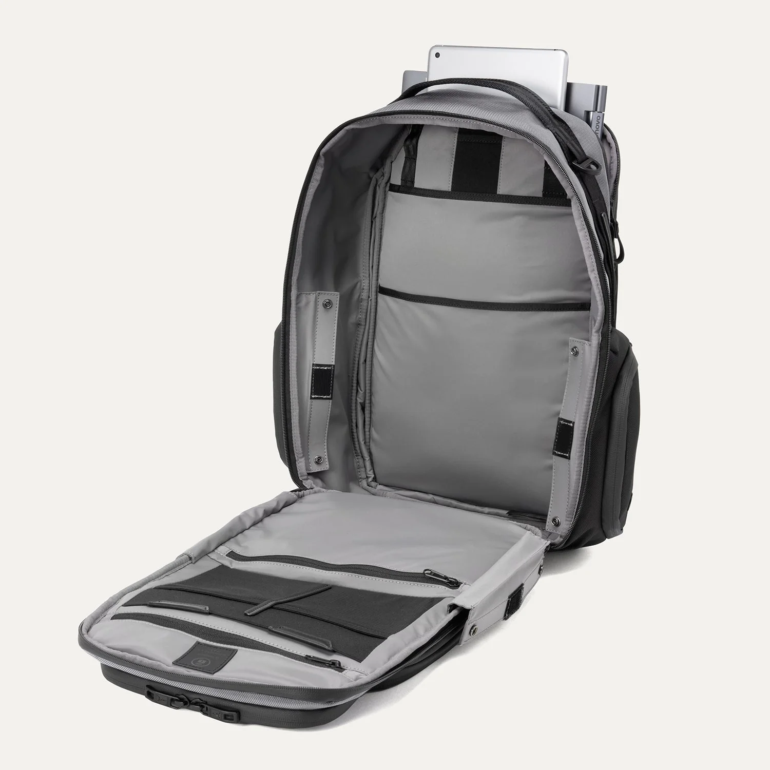 Travelpro® Altitude™ Large Expandable Laptop Backpack 30-36L (46 x 38 x 24 cm) - Image 29
