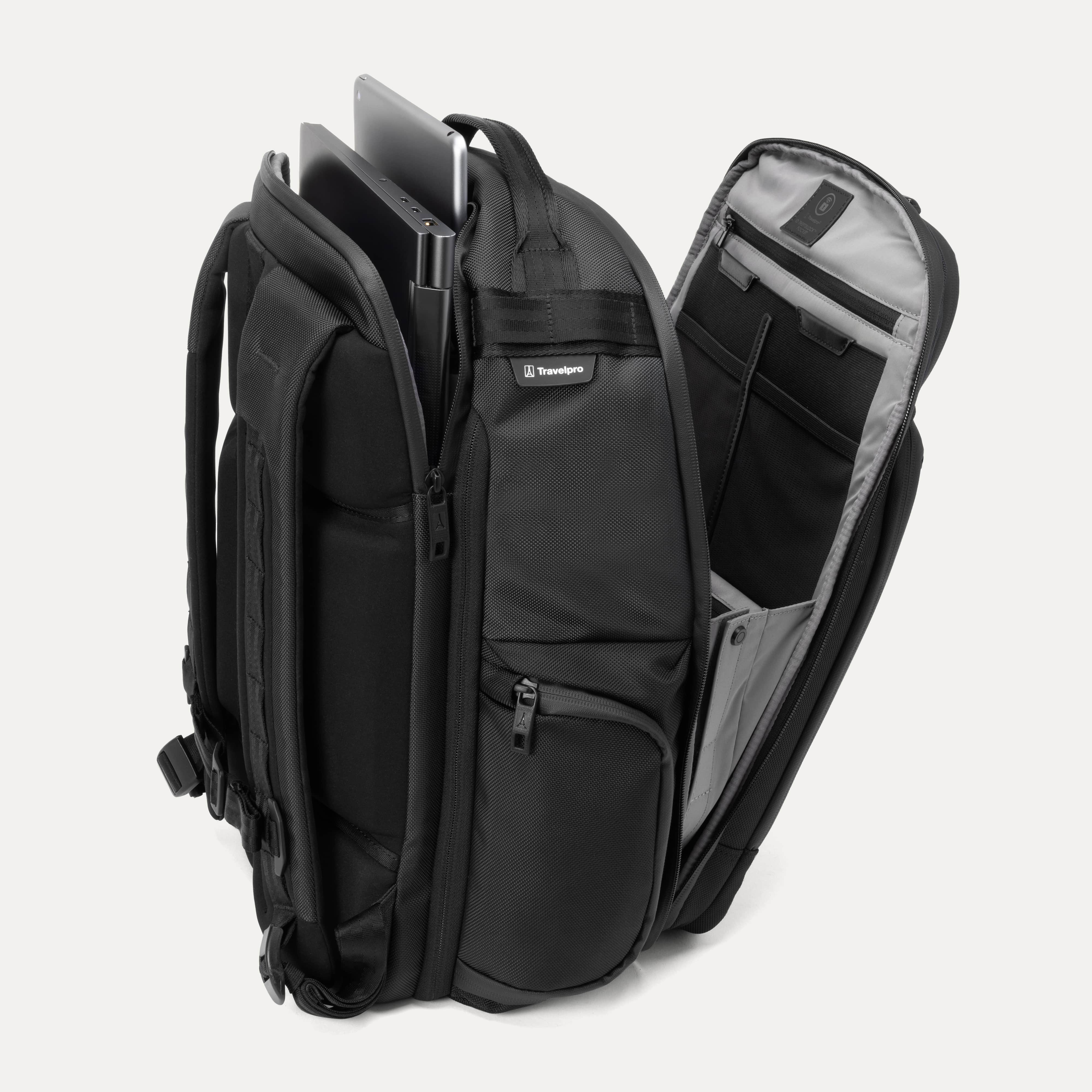 Travelpro® Altitude™ Large Expandable Laptop Backpack 30-36L (46 x 38 x 24 cm) - Image 3