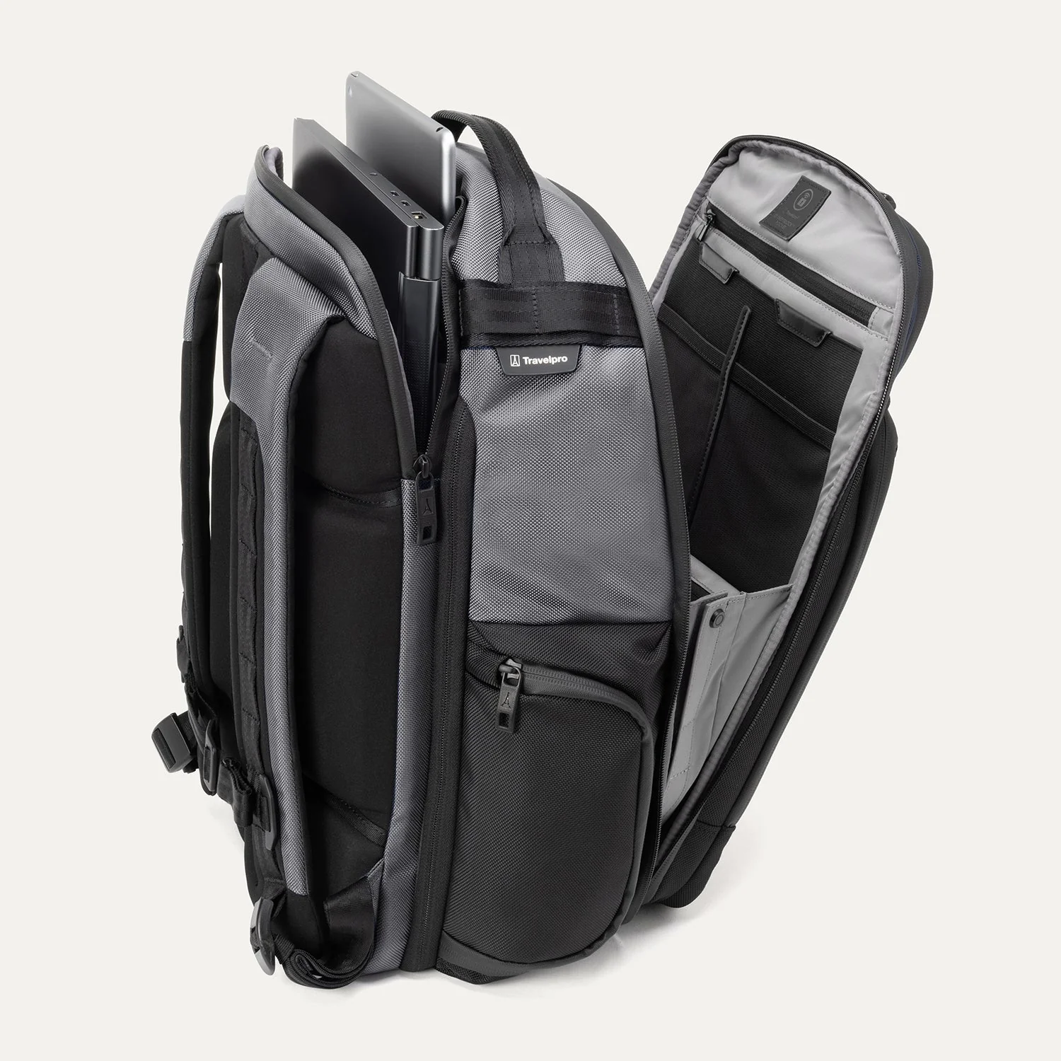 Travelpro® Altitude™ Large Expandable Laptop Backpack 30-36L (46 x 38 x 24 cm) - Image 30