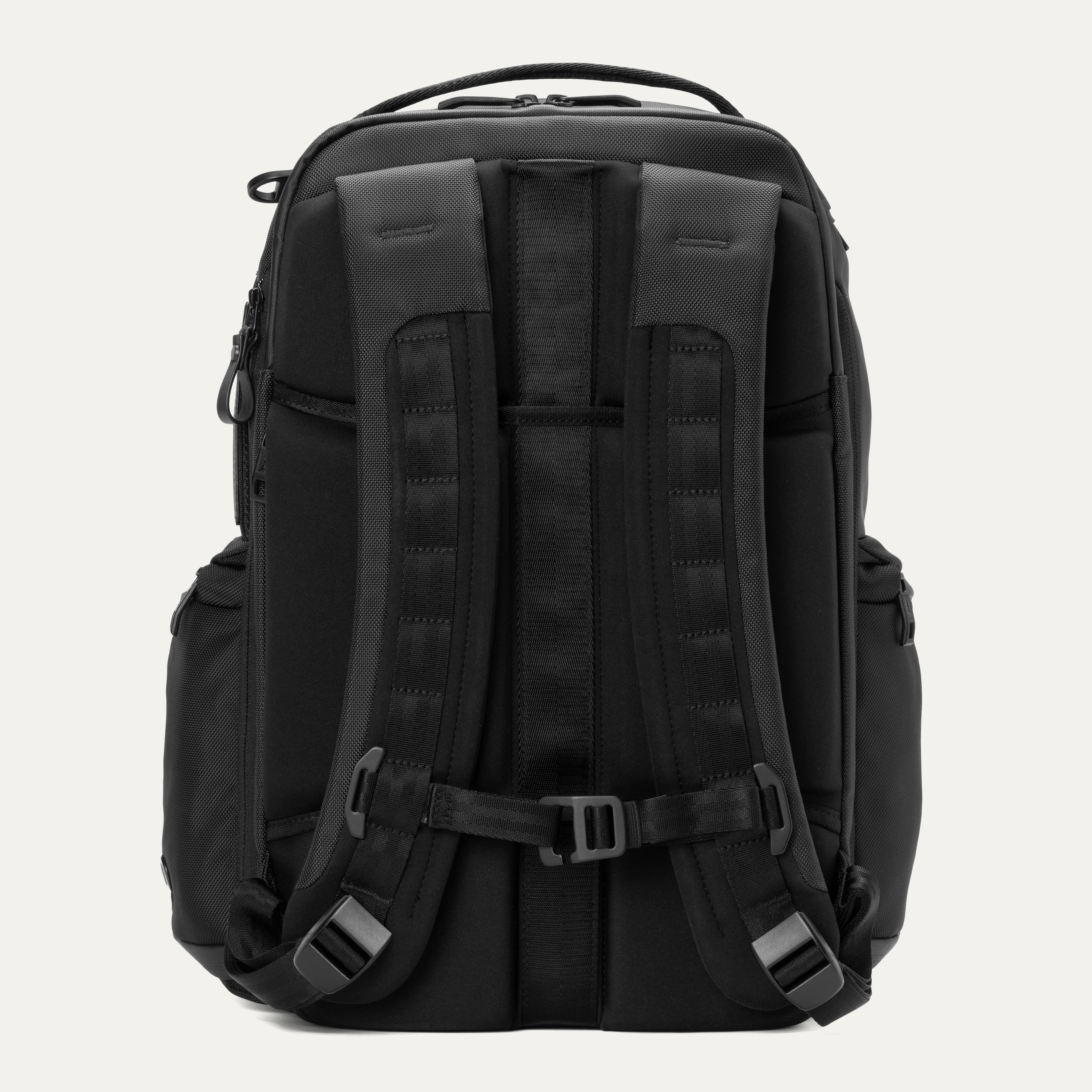 Travelpro® Altitude™ Large Expandable Laptop Backpack 30-36L (46 x 38 x 24 cm) - Image 6