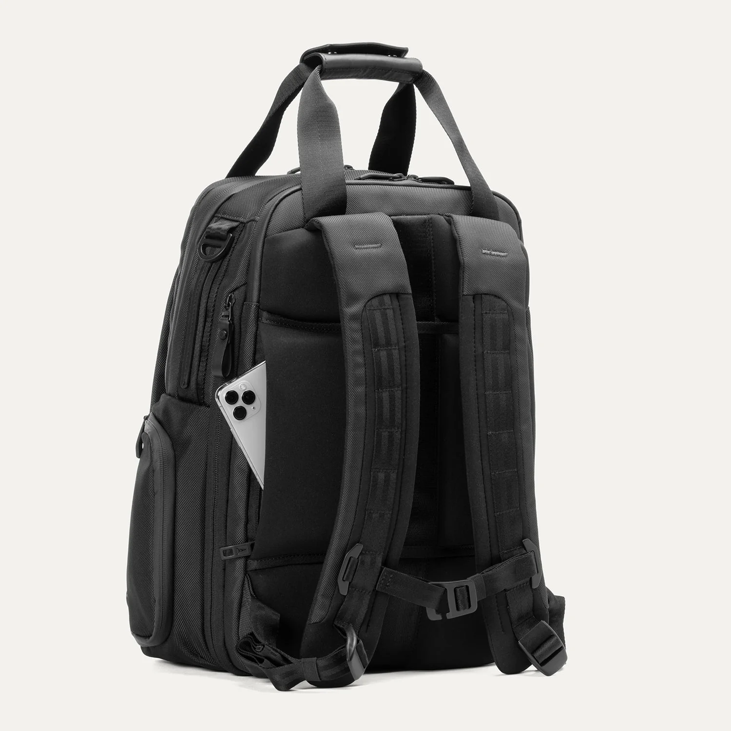 Travelpro® Altitude™ Medium Expandable Laptop Backpack 25-30L (43 x 37 x 22 cm) - Image 17