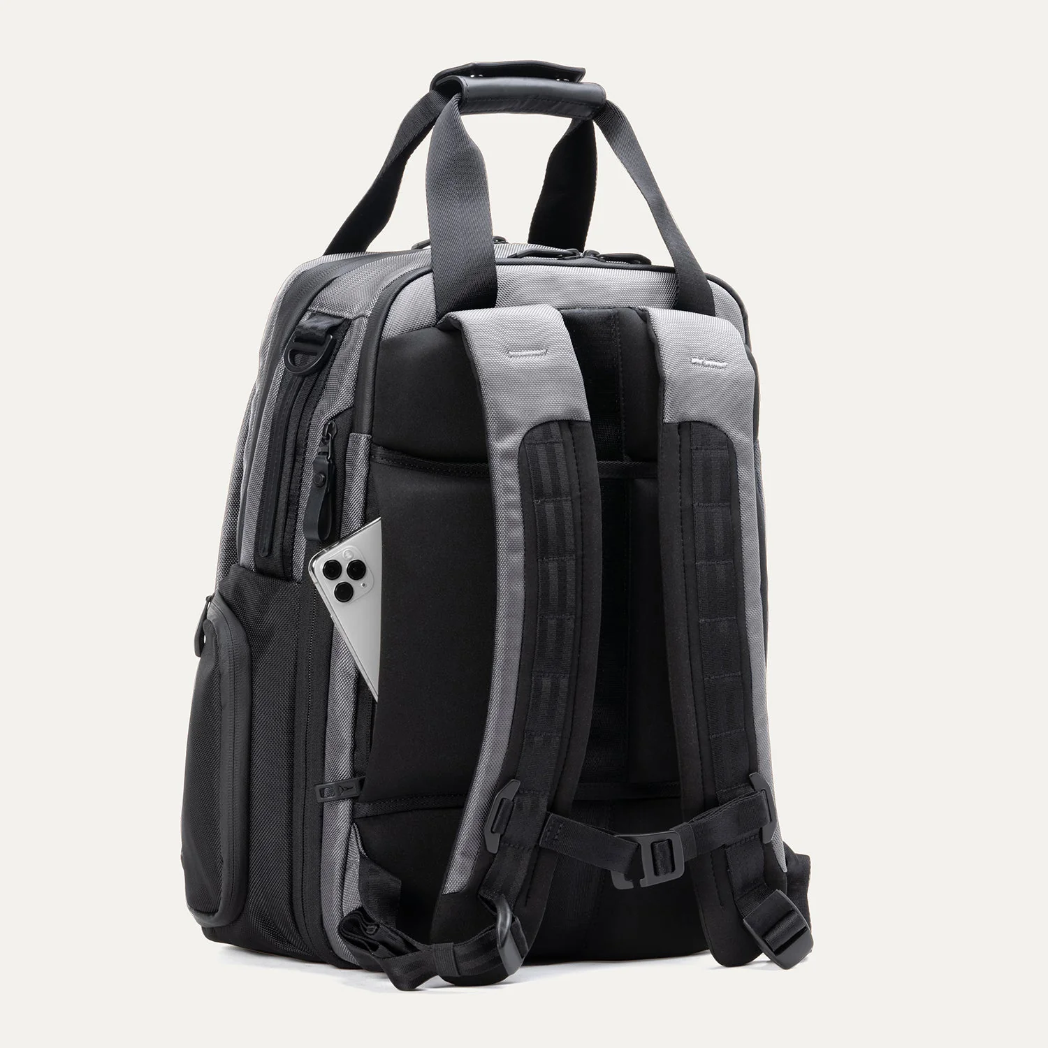 Travelpro® Altitude™ Medium Expandable Laptop Backpack 25-30L (43 x 37 x 22 cm) - Image 26