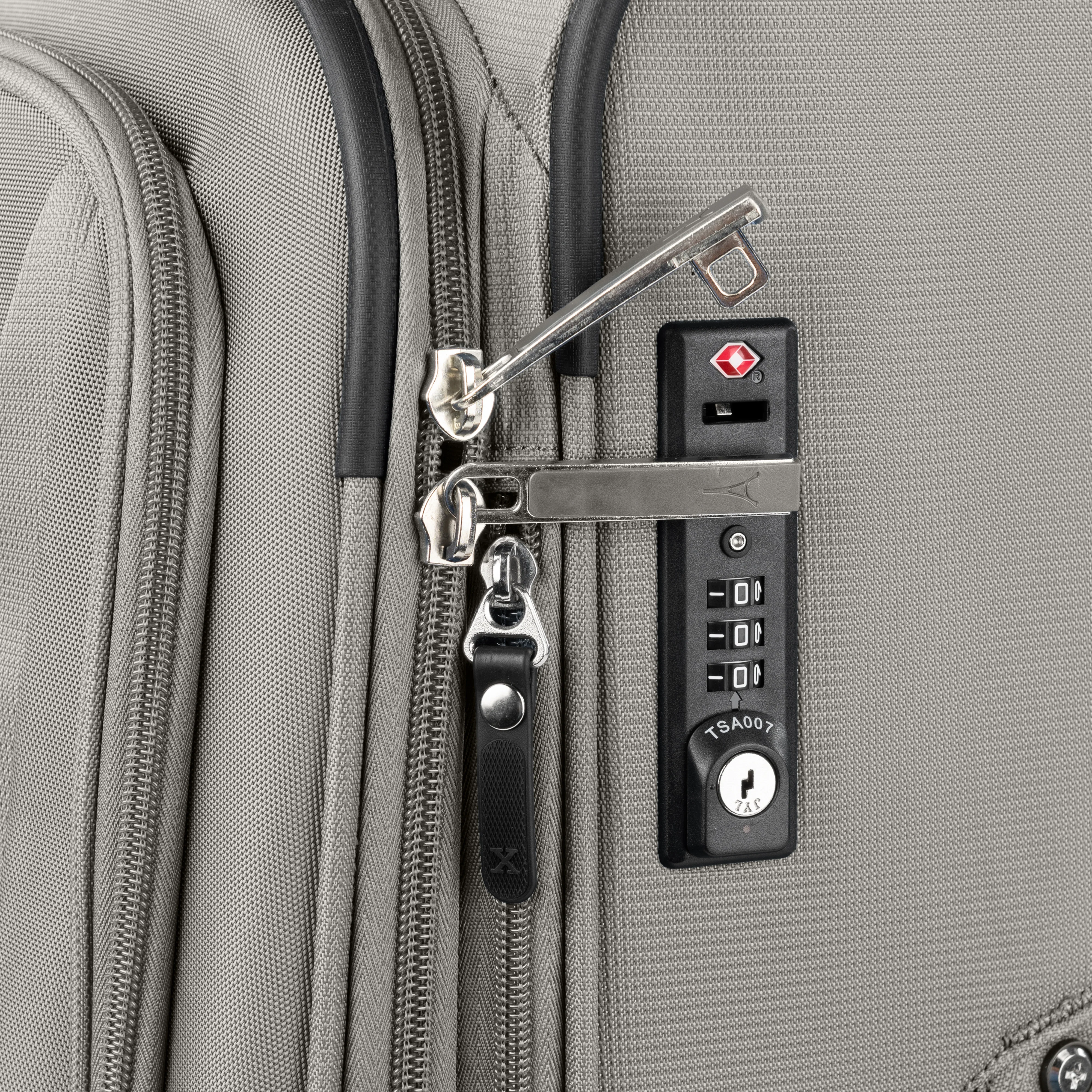 Maxlite® 5 Medium Expandable Soft Shell Spinner 69cm (69 x 47 x 29 cm) - Image 20