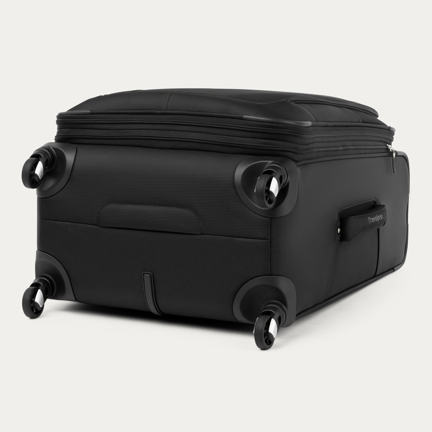Maxlite® 5 Medium Expandable Soft Shell Spinner 69cm (69 x 47 x 29 cm) - Image 26