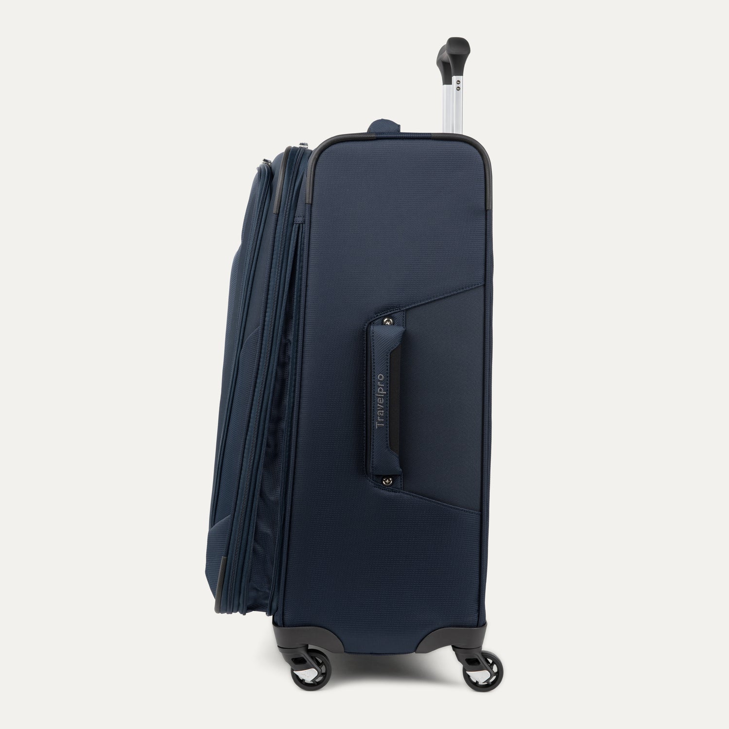Maxlite® 5 Medium Expandable Soft Shell Spinner 69cm (69 x 47 x 29 cm) - Image 31