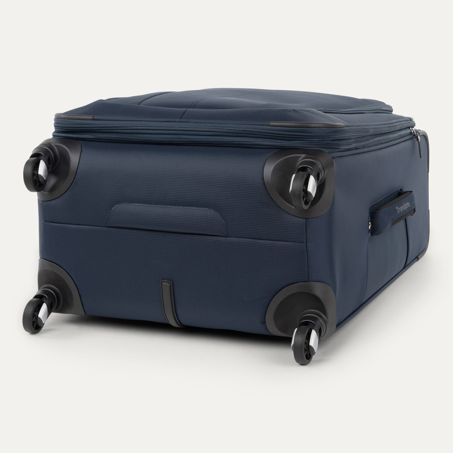 Maxlite® 5 Medium Expandable Soft Shell Spinner 69cm (69 x 47 x 29 cm) - Image 34