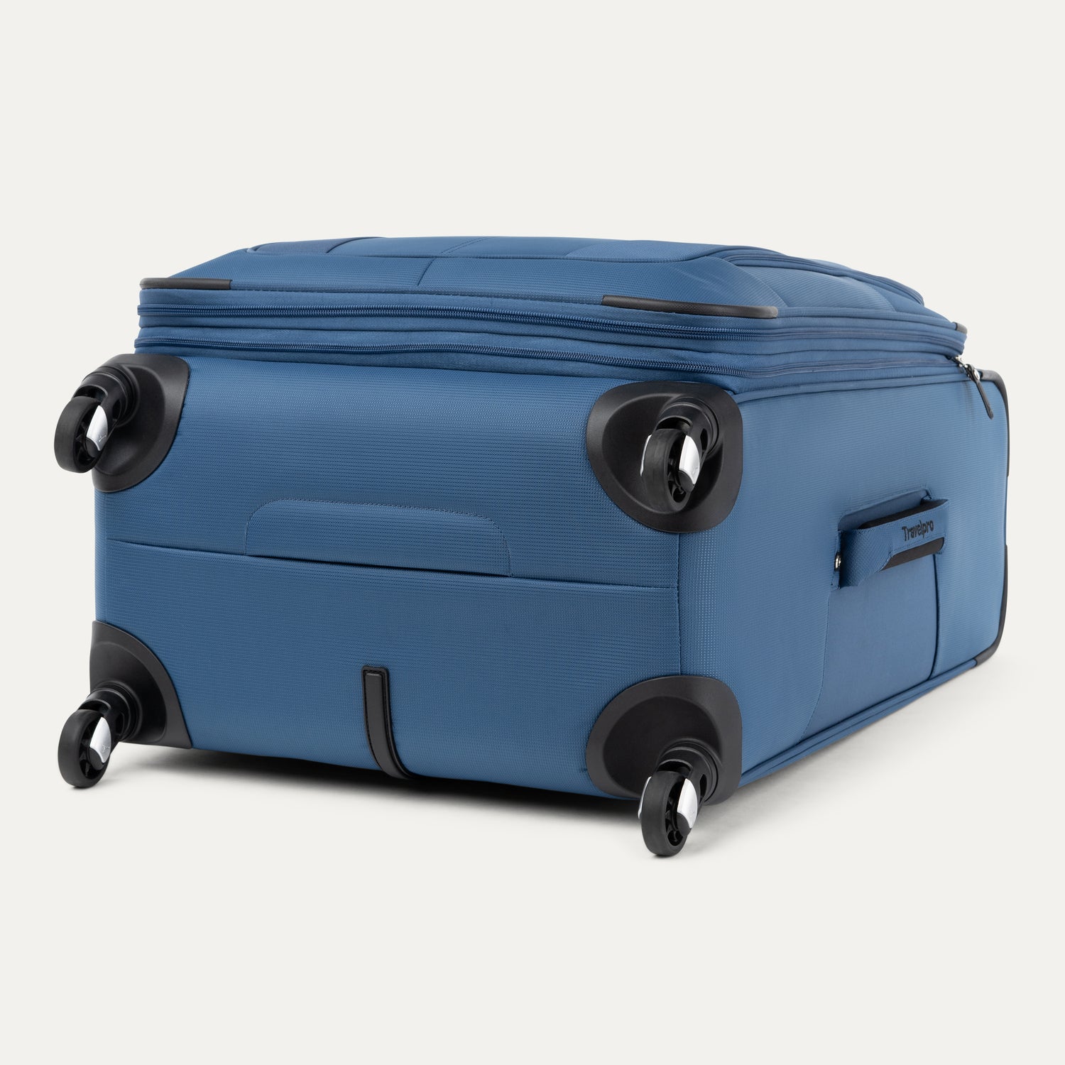Maxlite® 5 Medium Expandable Soft Shell Spinner 69cm (69 x 47 x 29 cm) - Image 55