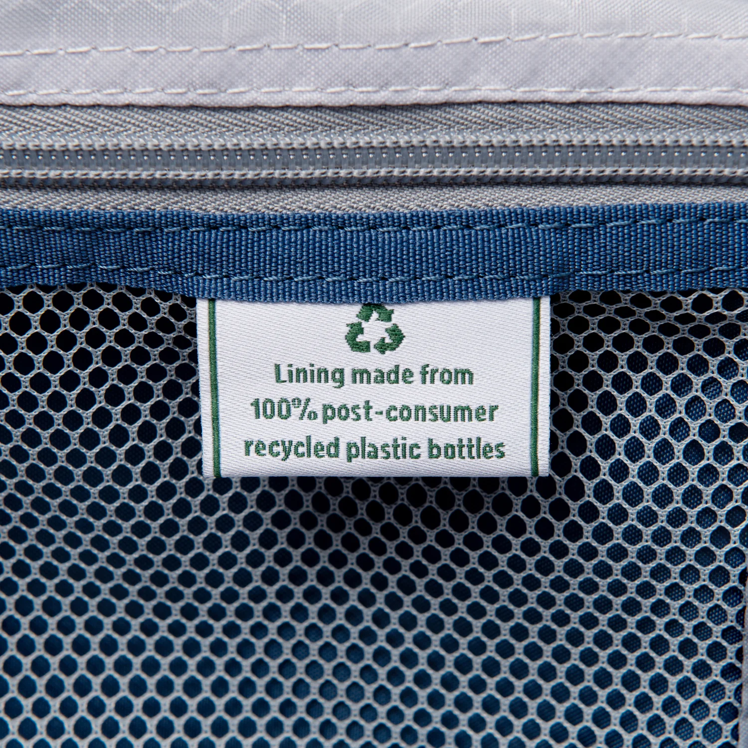 Maxlite® 5 Medium Expandable Soft Shell Spinner 69cm (69 x 47 x 29 cm) - Image 61