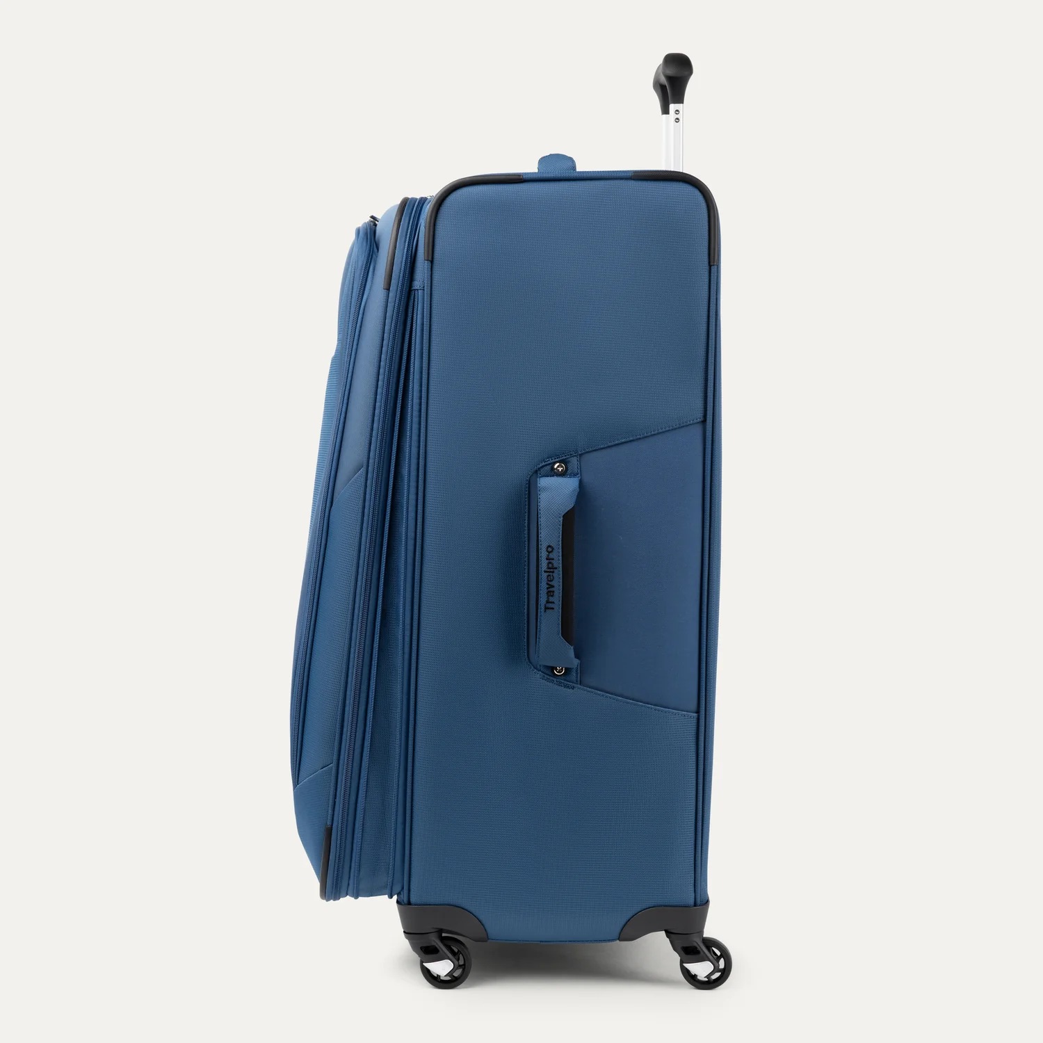 Maxlite® 5 Large Expandable Soft Shell Spinner 79cm (79 x  53 x 33 cm) - Image 41