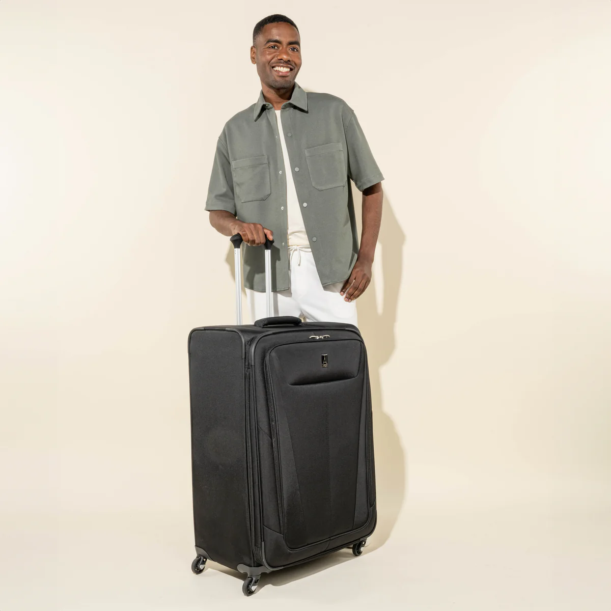 Maxlite® 5 Large Expandable Soft Shell Spinner 79cm (79 x  53 x 33 cm) - Image 42