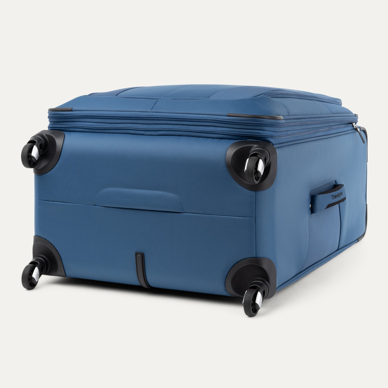 Maxlite® 5 Large Expandable Soft Shell Spinner 79cm (79 x  53 x 33 cm) - Image 43