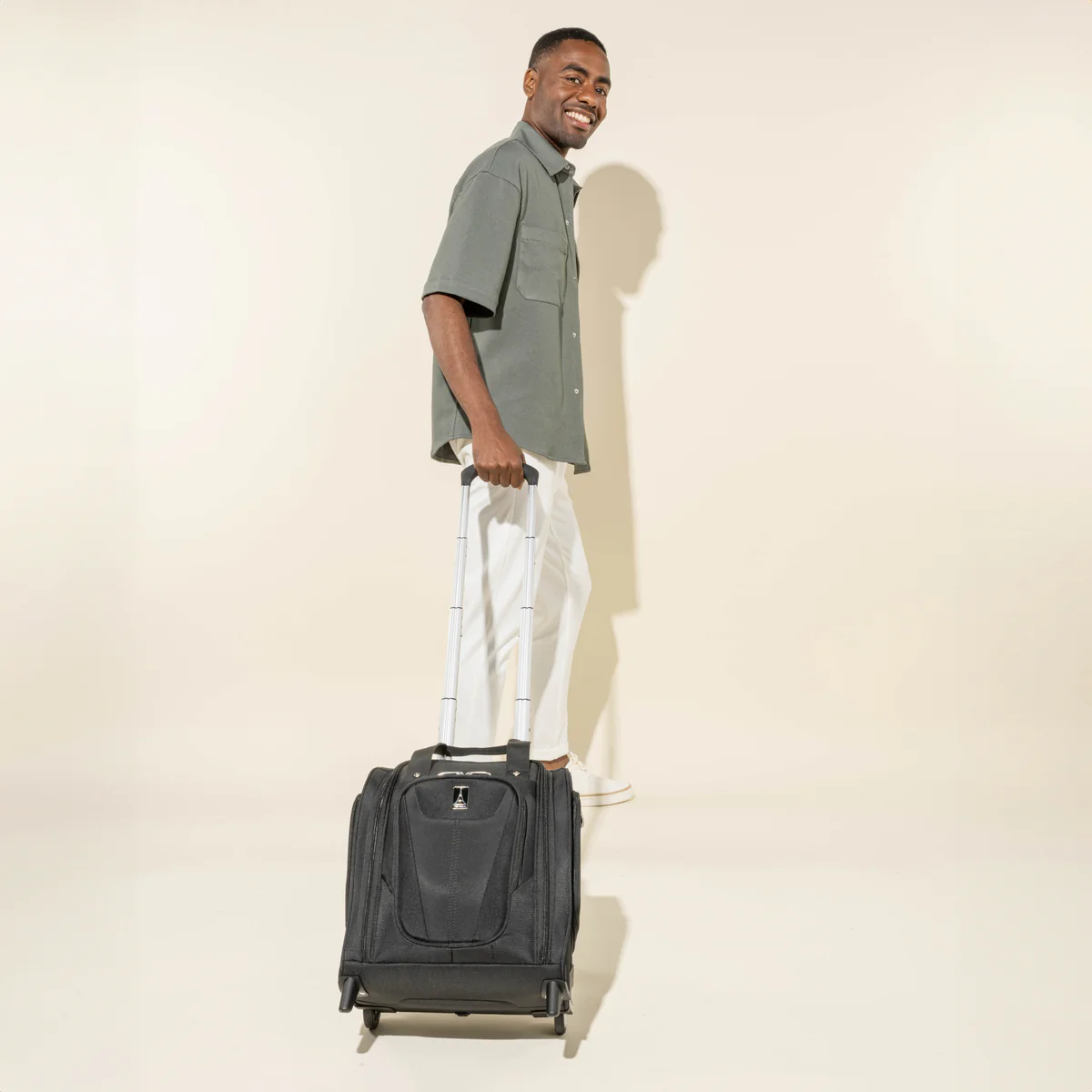 Maxlite® 5 Rolling Underseat Cabin Luggage (45 x 37 x 22 cm) - Image 23