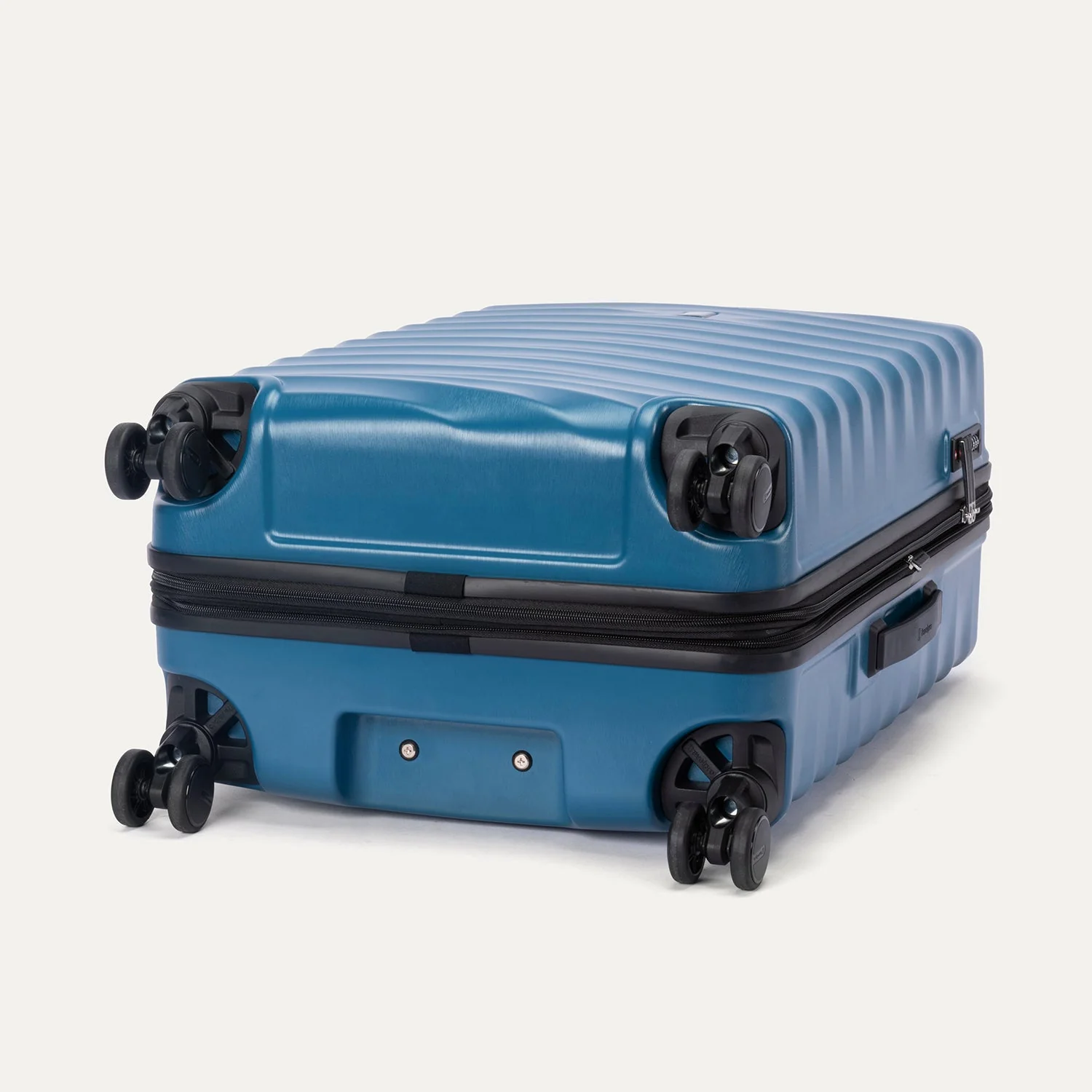 Maxlite® Air V2 Medium Check-In Hard Shell Spinner 70cm (70 x 44 x 28 cm) - Image 6