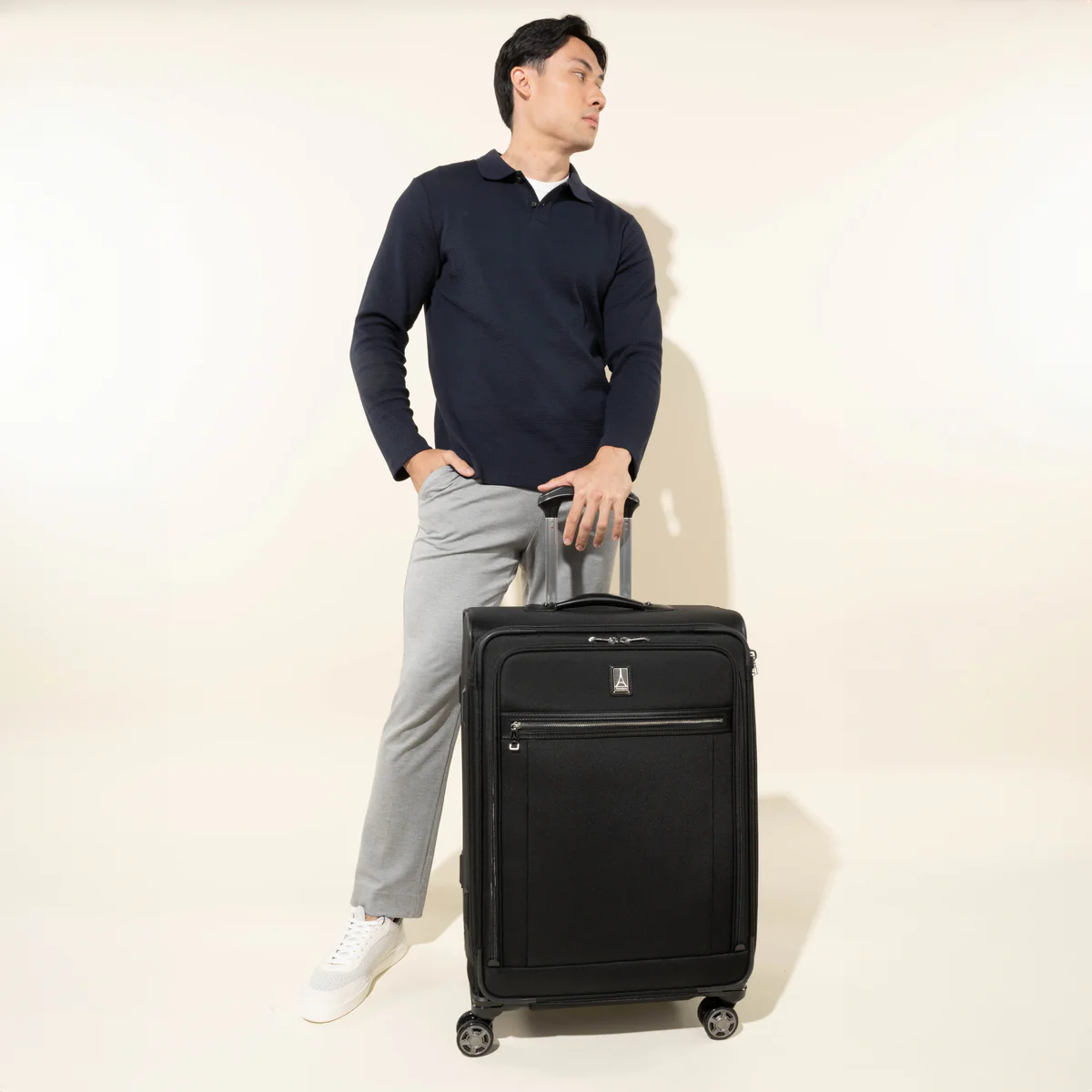 Platinum® Elite Medium Expandable Spinner (71 x 47 x 30 cm) - Image 12