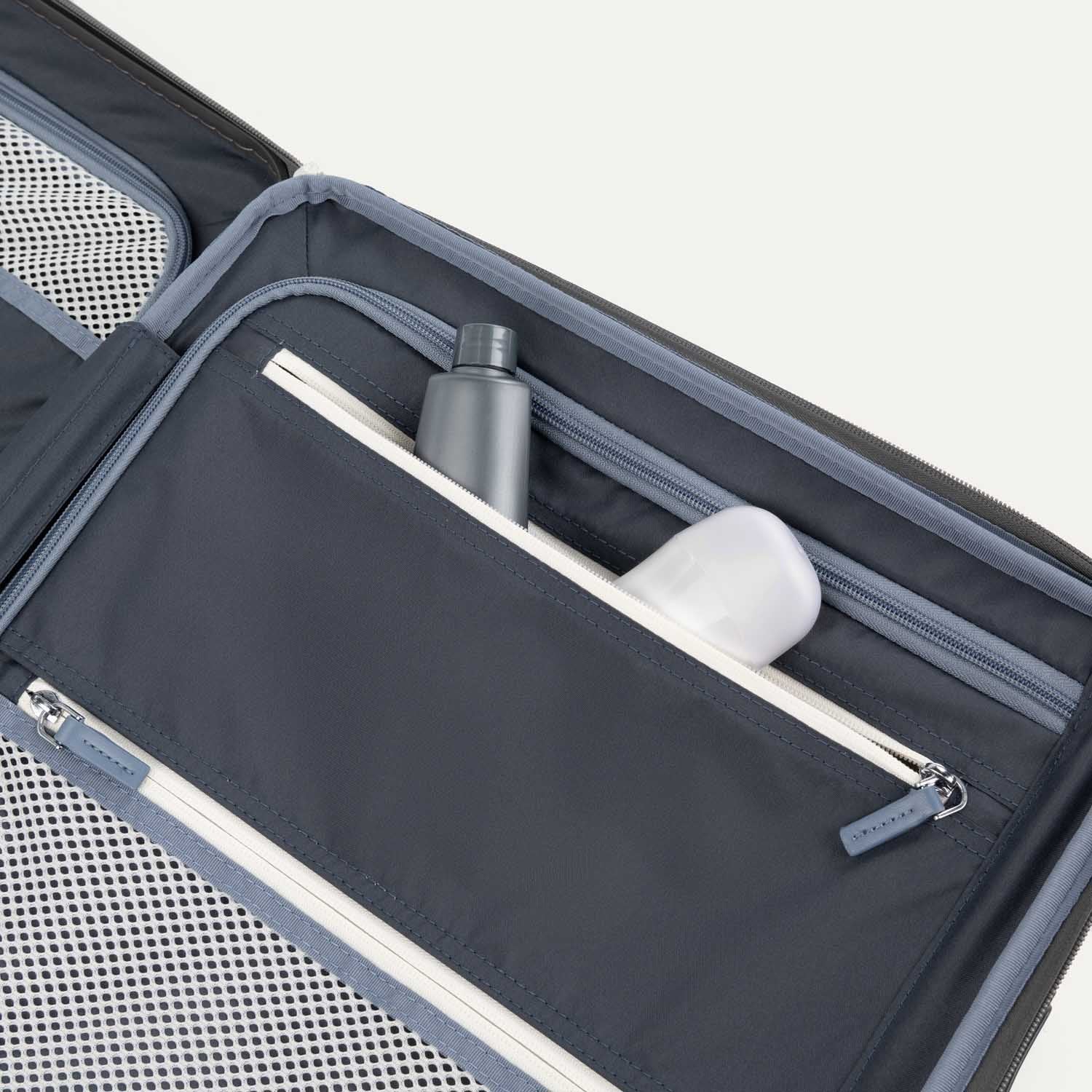 Platinum® Elite Expandable Cabin Hard Shell Spinner (55 x 40 x 20cm) - Image 37