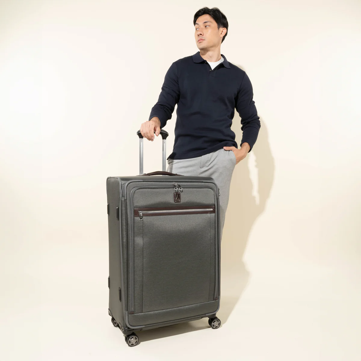Platinum® Elite Large Expandable Spinner (83 x 53 x 33 cm) - Image 4