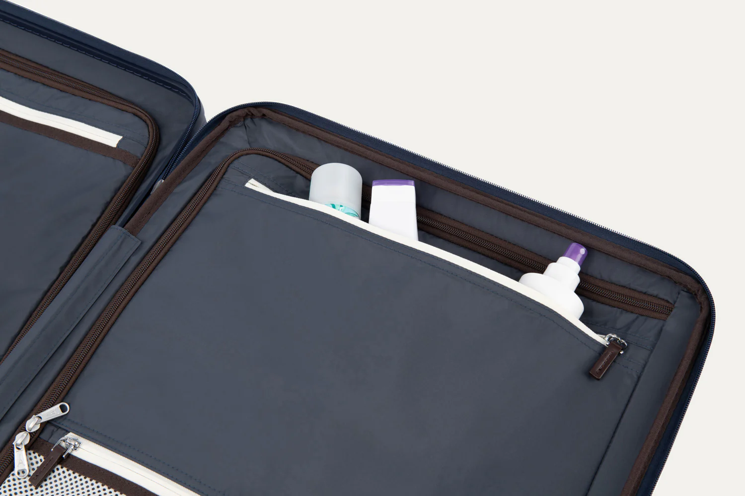 Platinum® Elite Large Expandable Hard Shell Spinner (76 x 46 x 34cm) - Image 18