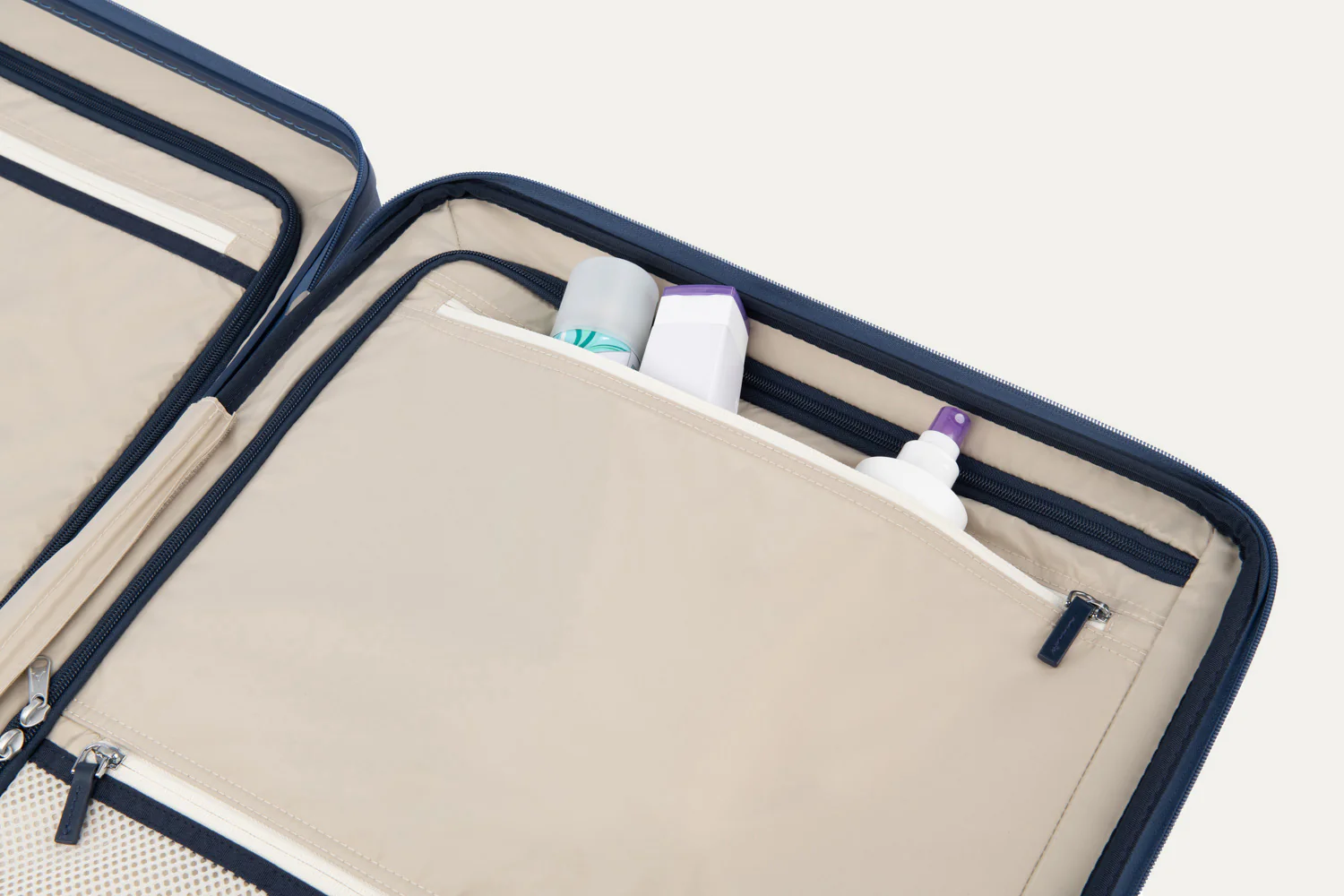 Platinum® Elite Large Expandable Hard Shell Spinner (76 x 46 x 34cm) - Image 28