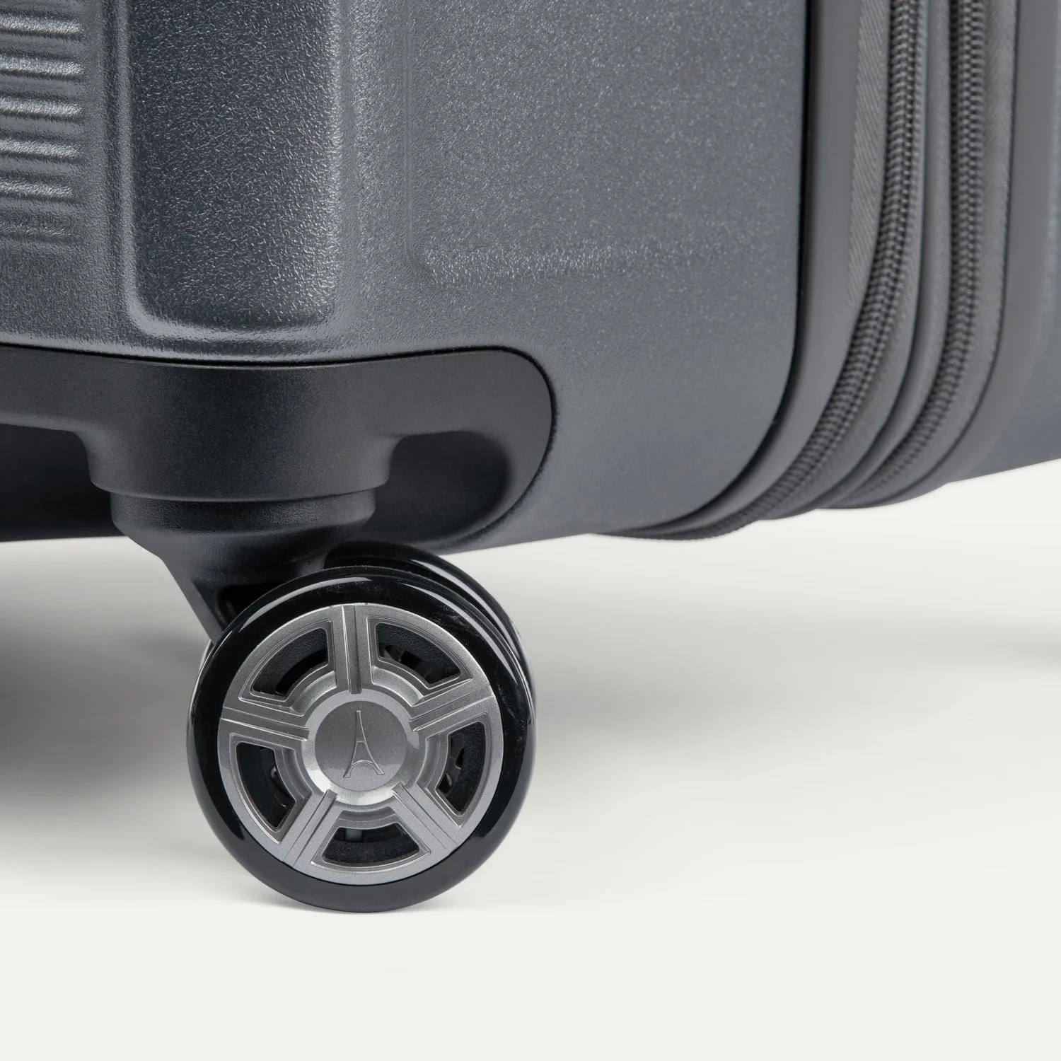 Platinum® Elite Large Expandable Hard Shell Spinner (76 x 46 x 34cm) - Image 36