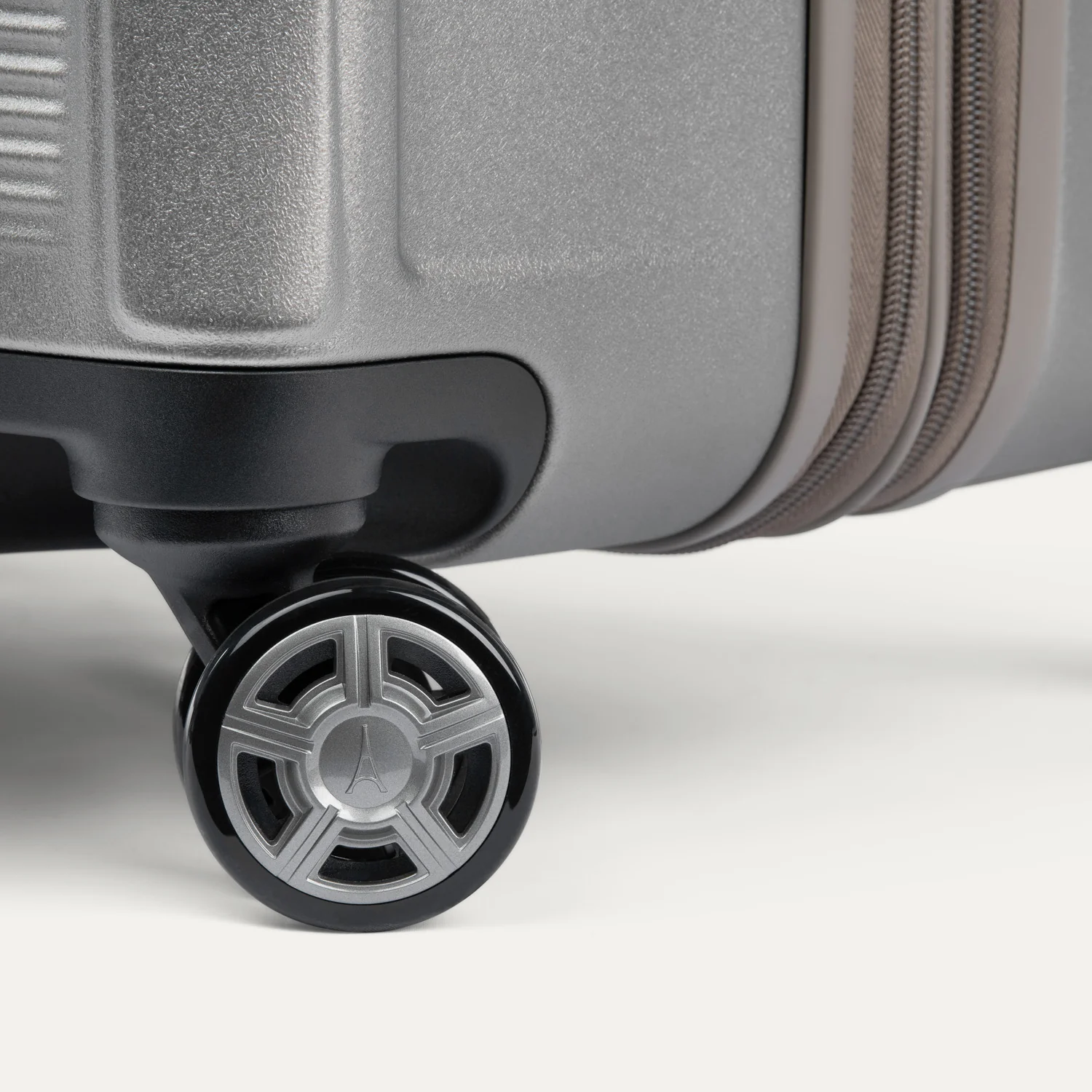 Platinum® Elite Large Expandable Hard Shell Spinner (76 x 46 x 34cm) - Image 7