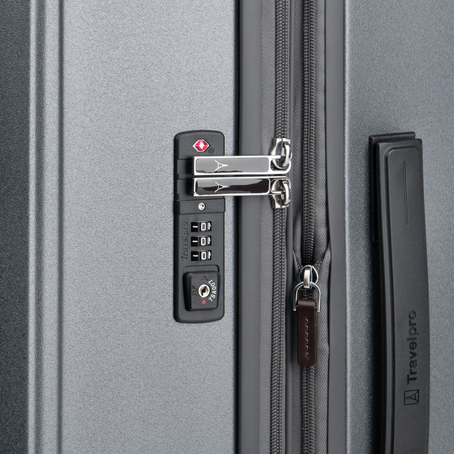 Platinum® Elite Medium Expandable Hard Shell Spinner (69 x 46 x 33cm) - Image 29
