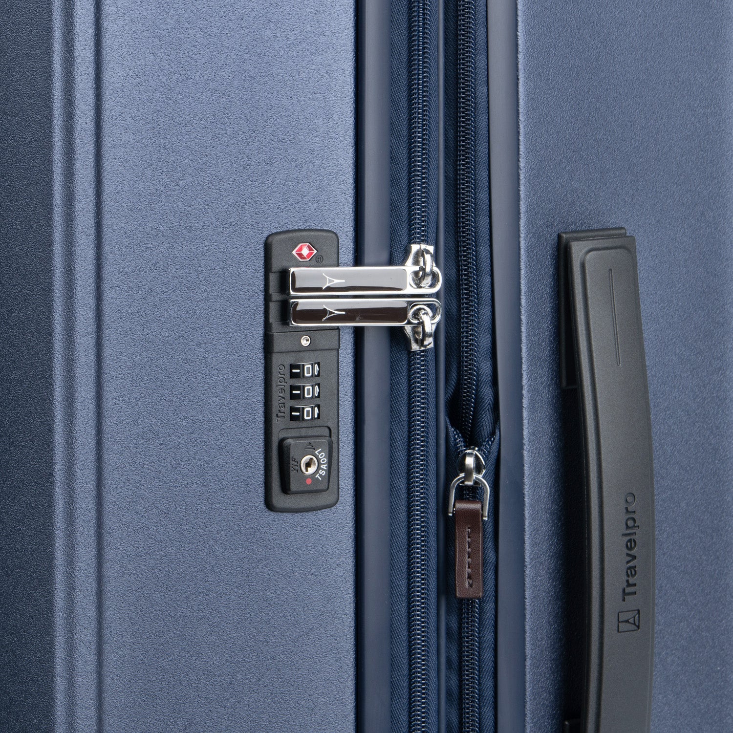Platinum® Elite Medium Expandable Hard Shell Spinner (69 x 46 x 33cm) - Image 38