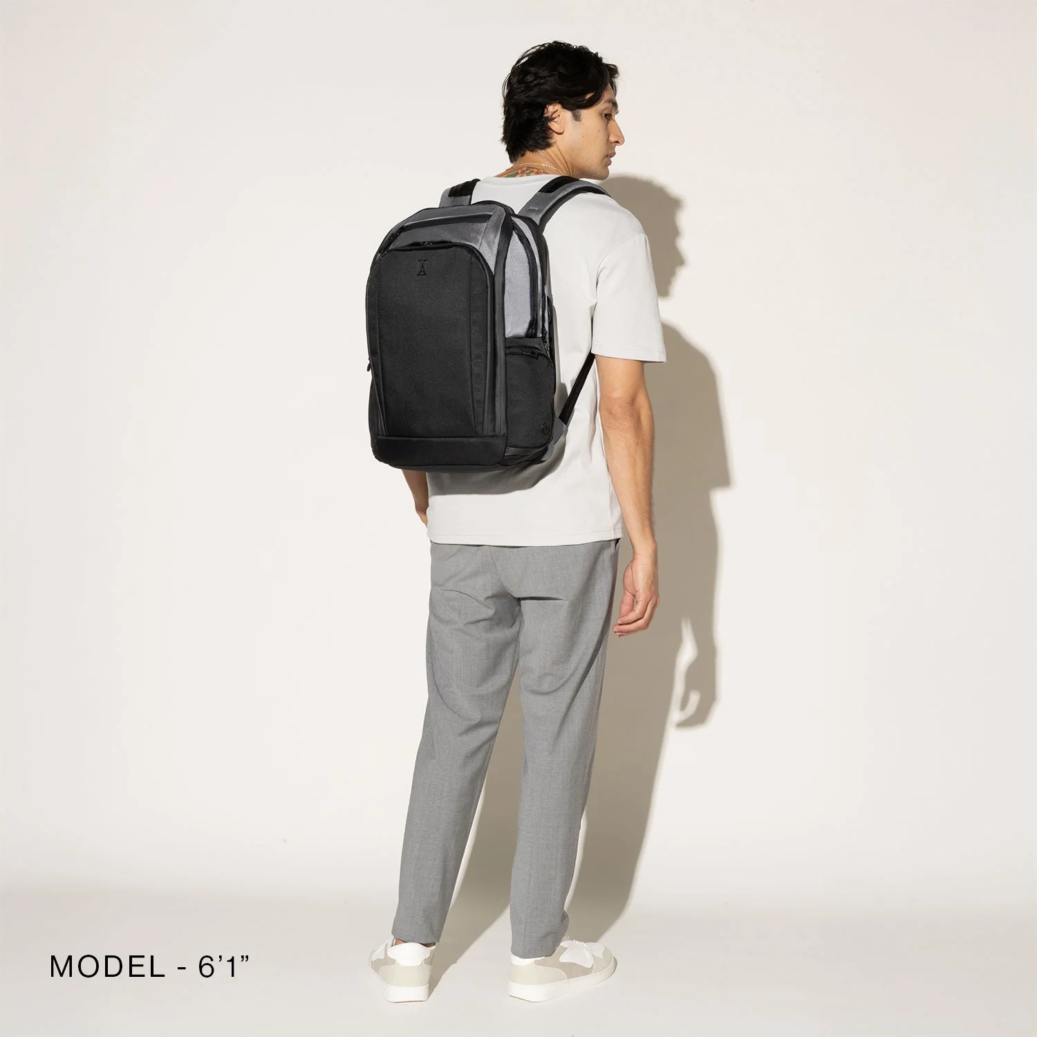Travelpro® Altitude™ All-Purpose Full Expansion Laptop Backpack 24-34L (47 x 36 x 20 cm) - Image 13