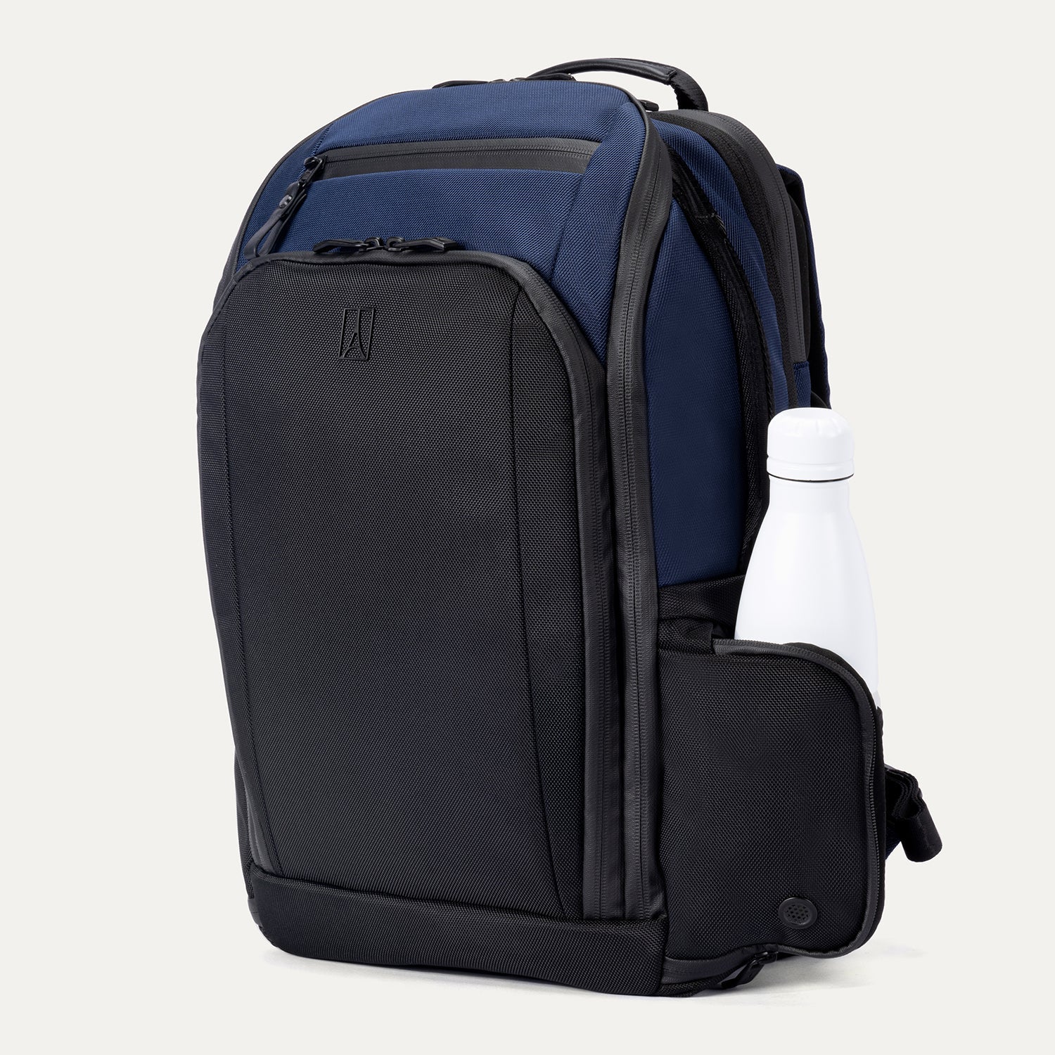 Travelpro® Altitude™ All-Purpose Full Expansion Laptop Backpack 24-34L (47 x 36 x 20 cm) - Image 27