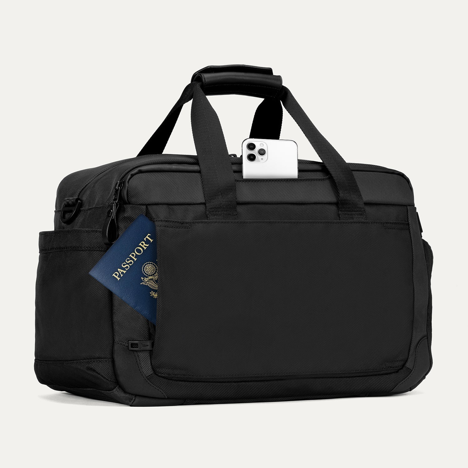 Travelpro® Altitude™ Day-to-Day Duffel (28 x 43 x 20 cm) - Image 15