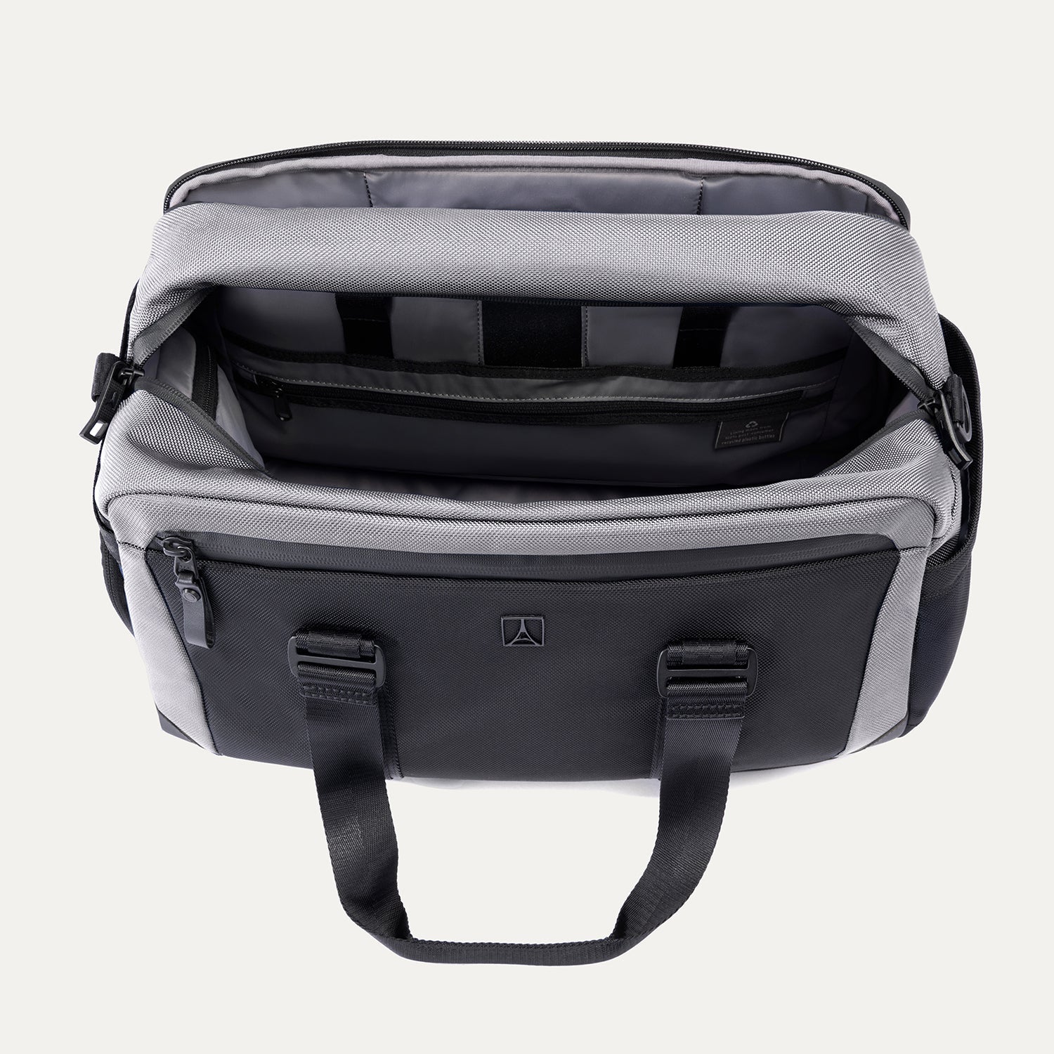 Travelpro® Altitude™ Day-to-Day Duffel (28 x 43 x 20 cm) - Image 22