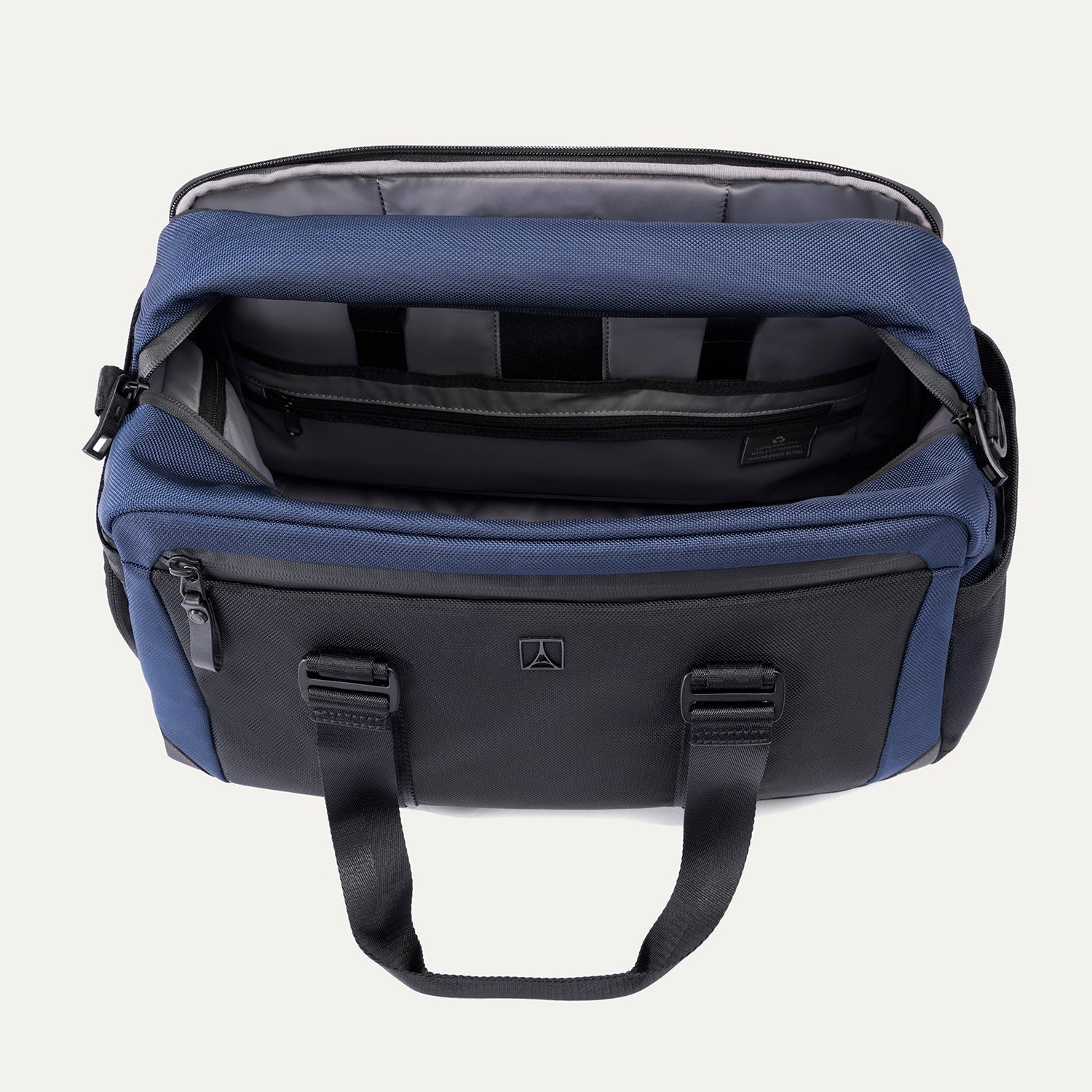 Travelpro® Altitude™ Day-to-Day Duffel (28 x 43 x 20 cm) - Image 31