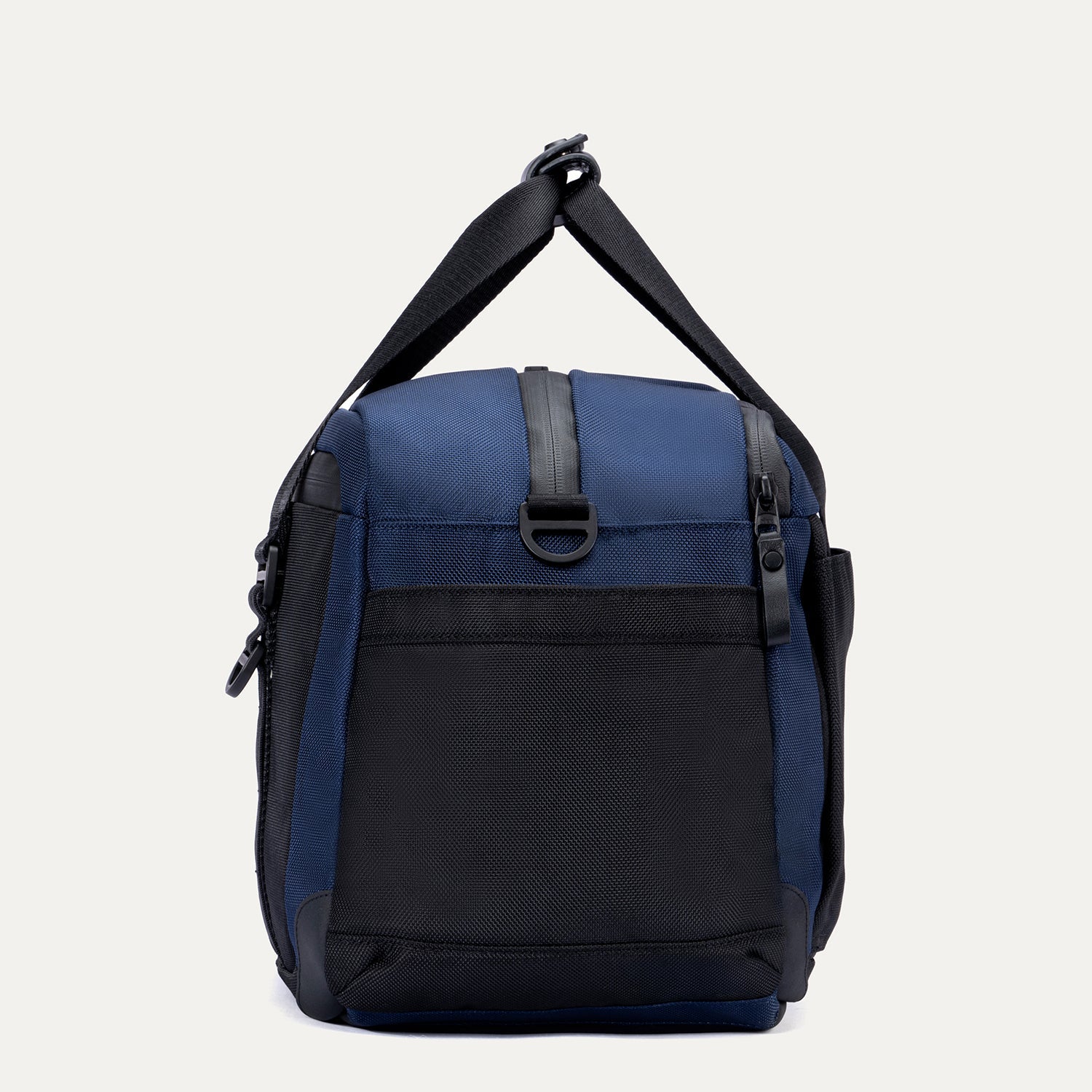 Travelpro® Altitude™ Day-to-Day Duffel (28 x 43 x 20 cm) - Image 34