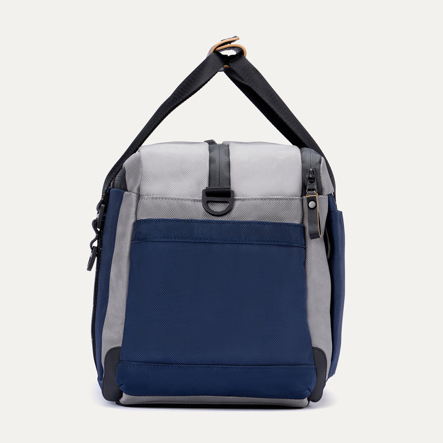 Travelpro® Altitude™ Day-to-Day Duffel (28 x 43 x 20 cm) - Image 7