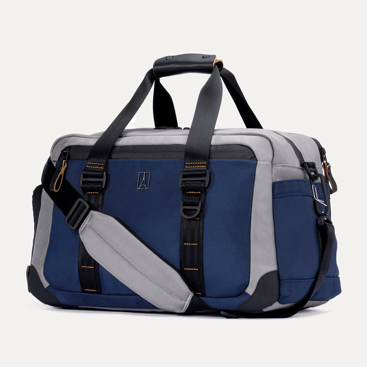 Travelpro® Altitude™ Day-to-Day Duffel (28 x 43 x 20 cm) - Image 9