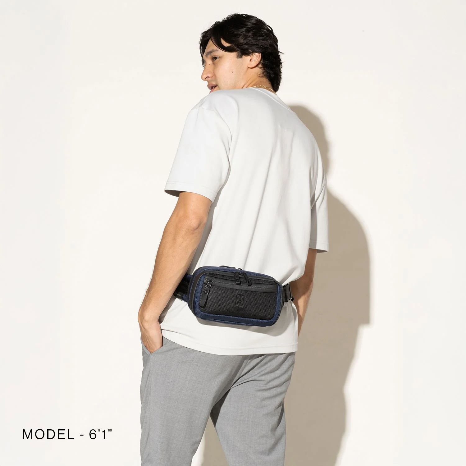 Travelpro® Altitude™ Sling 2L (13 x 23 x 8 cm) - Image 13