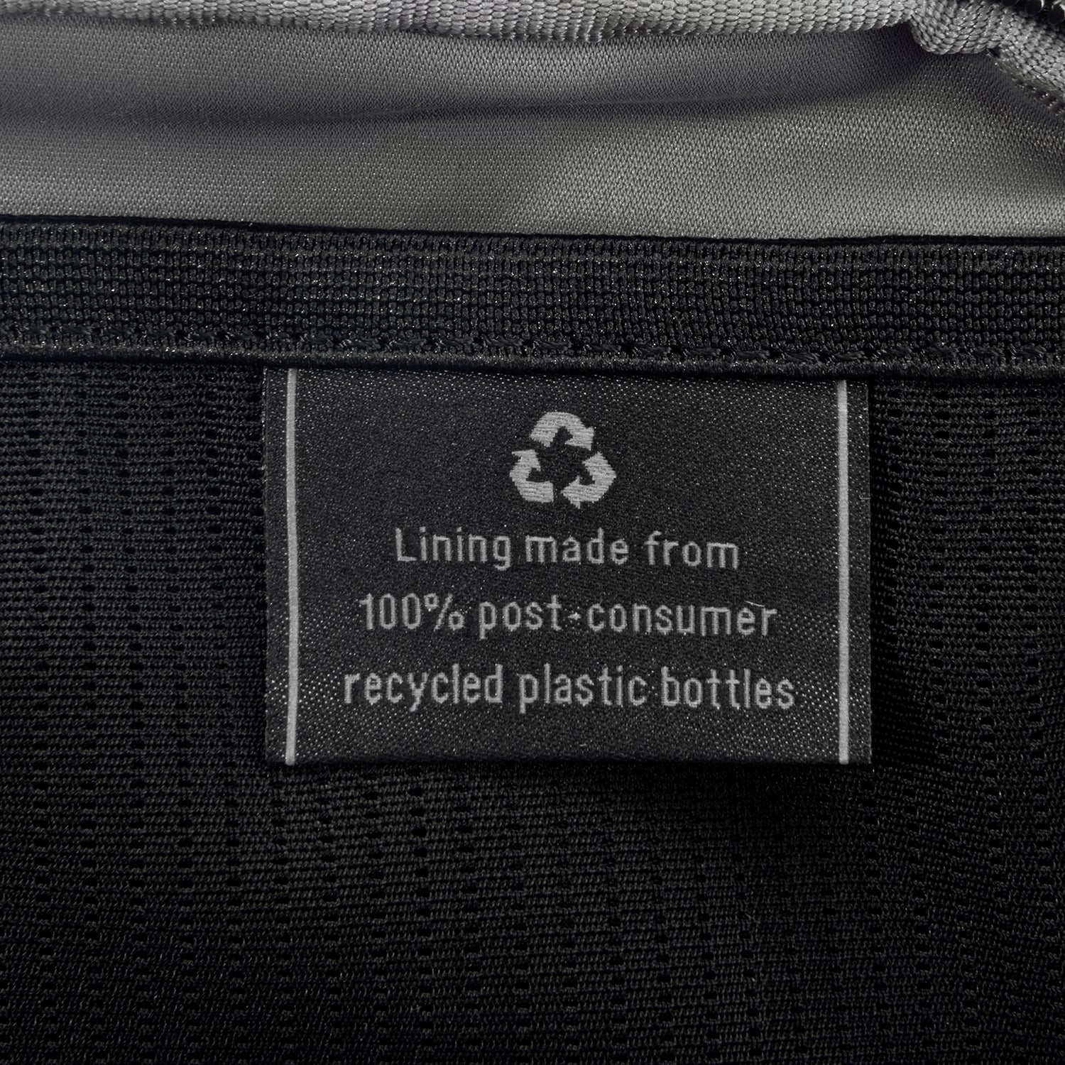 Travelpro® Altitude™ Sling 2L (13 x 23 x 8 cm) - Image 18