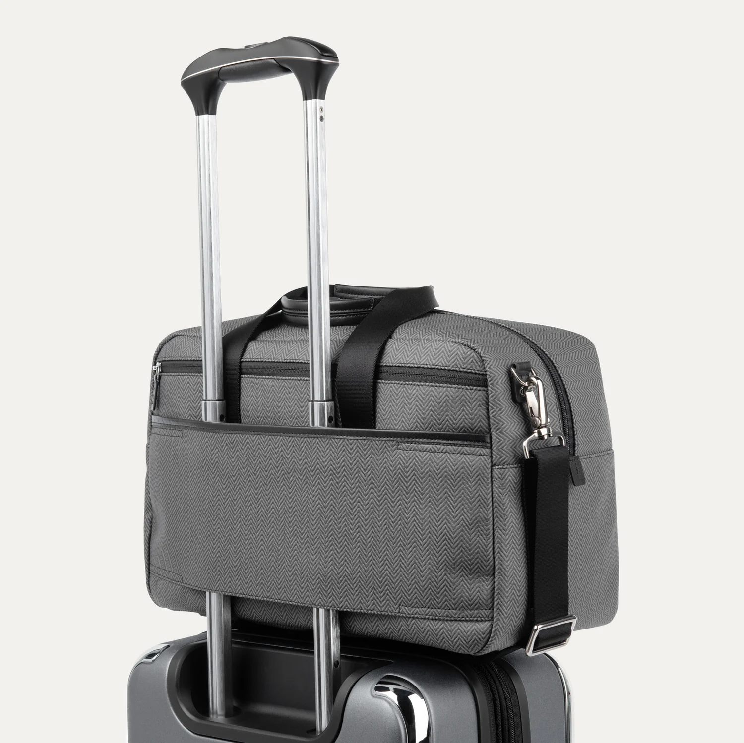 Travelpro® x Travel + Leisure® UnderSeat Tote (24 x 42 x 23 cm) - Image 6