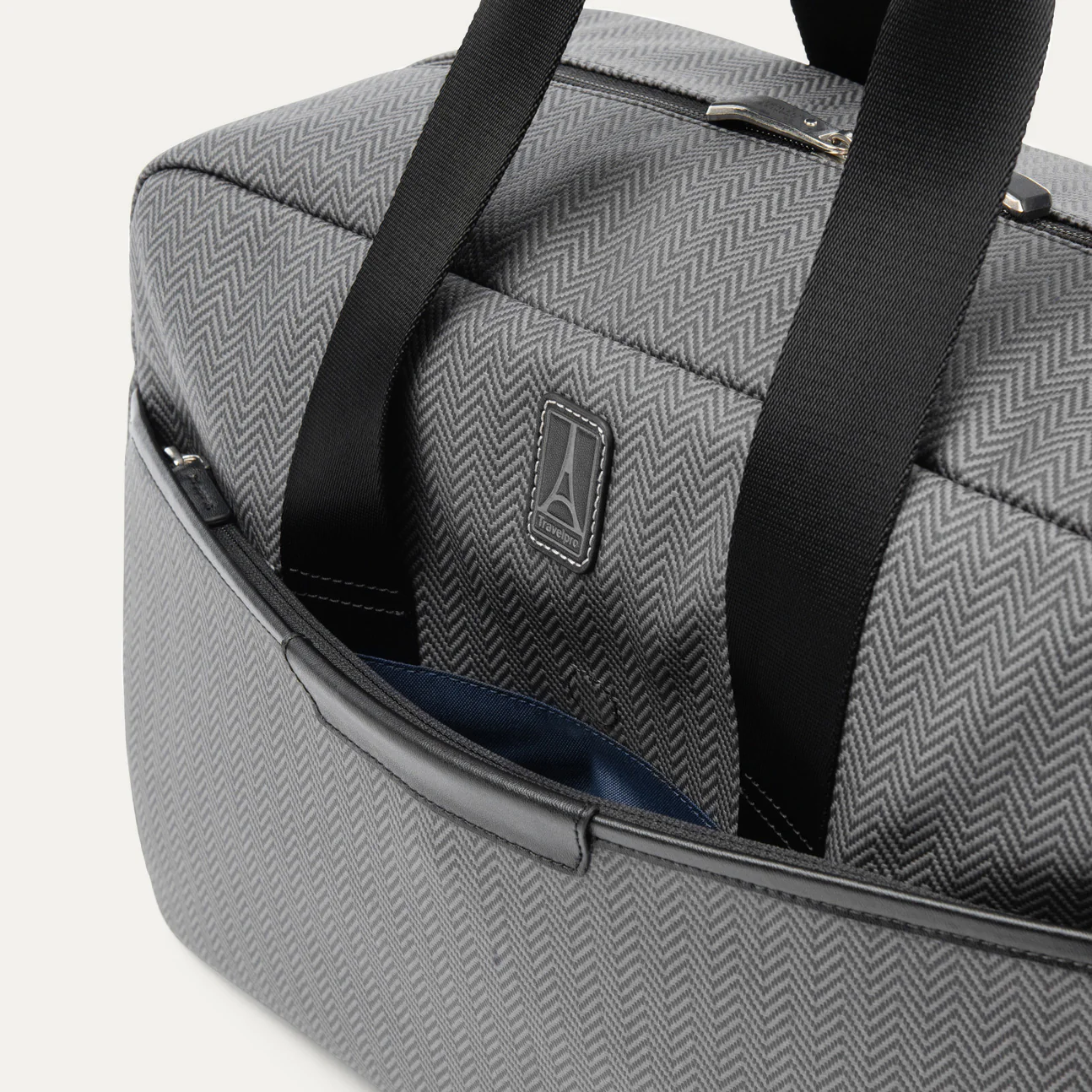 Travelpro® x Travel + Leisure® UnderSeat Tote (24 x 42 x 23 cm) - Image 7